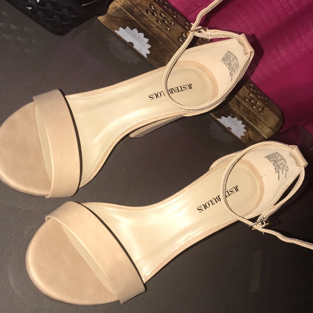 Tan heels !